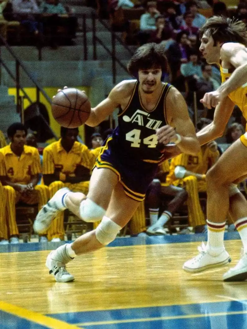 TYC娛樂城 玩運彩 Pete Maravich 手槍皮特